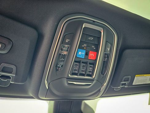 New 2026 Jeep Grand Cherokee Limited w/ Limited Altitude Package AWD/4WD image 32