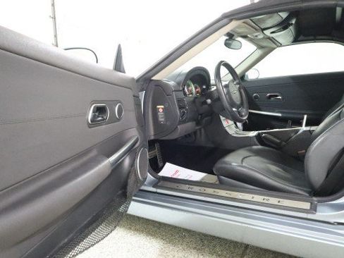 Used 2005 Chrysler Crossfire Limited RWD image 9