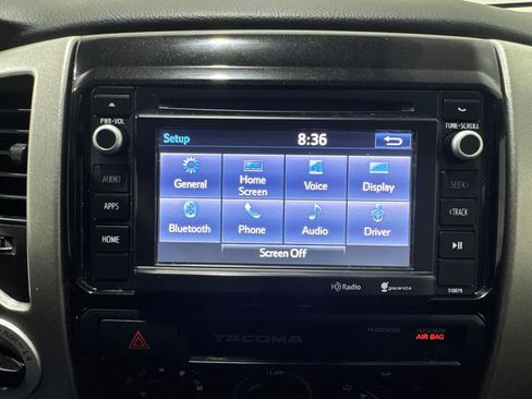 Used 2015 Toyota Tacoma SR5 w/ SR5 Package image 39