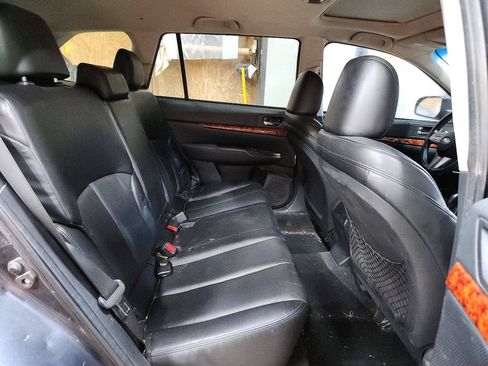 Used 2011 Subaru Outback 2.5i Limited AWD/4WD image 7