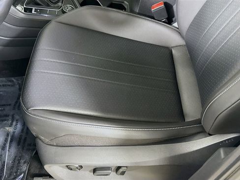 Certified 2023 Volkswagen Tiguan SE w/ Panoramic Sunroof Package image 12