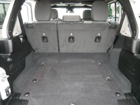 Used 2024 Jeep Wrangler Unlimited Sahara AWD/4WD image 11
