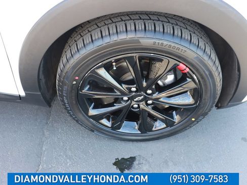 Used 2023 Chevrolet Bolt EUV LT w/ Convenience Package FWD image 28