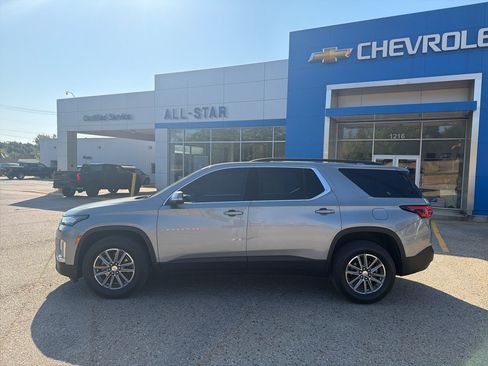 Used 2024 Chevrolet Traverse LT FWD image 4