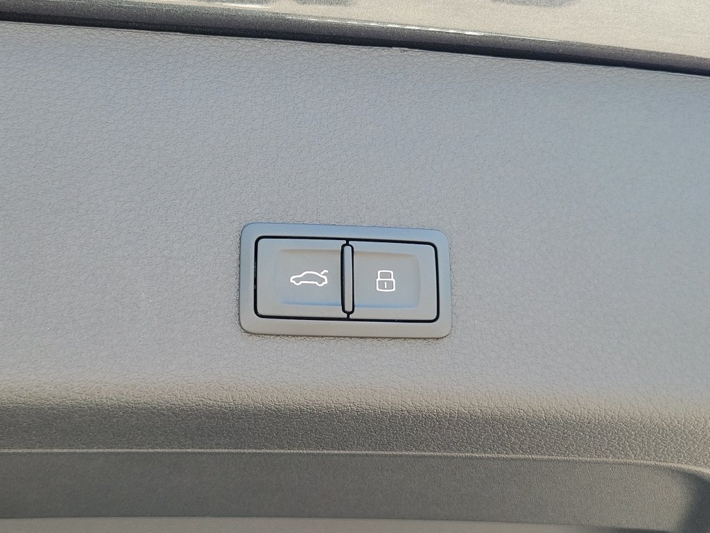 Certified 2024 Audi Q8 e-tron Prestige AWD/4WD image 14