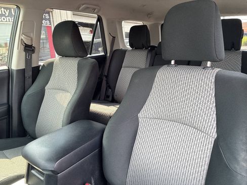 Used 2019 Toyota 4Runner SR5 AWD/4WD image 15
