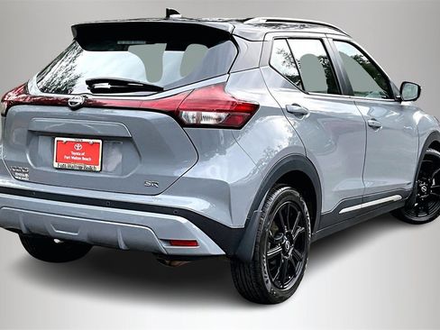 Used 2023 Nissan Kicks SR image 5