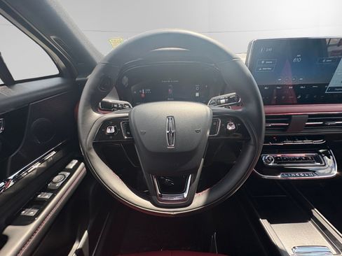 Certified 2025 Lincoln Corsair Reserve AWD/4WD image 12