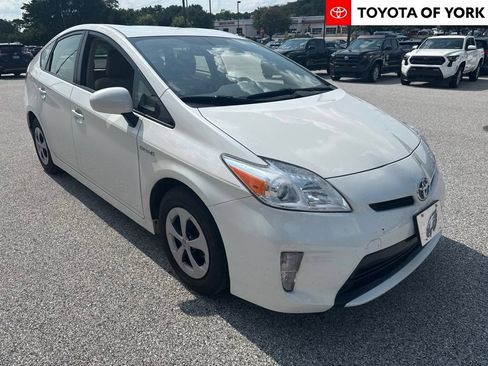 Used 2014 Toyota Prius Four FWD image 1