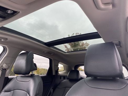 Used 2023 Kia Sportage SX image 10