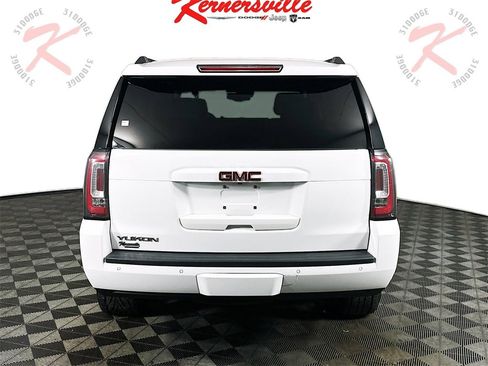 Used 2017 GMC Yukon SLT image 6