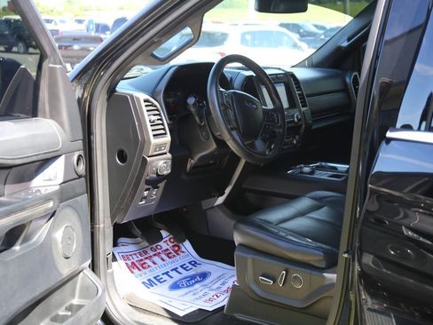 Used 2018 Ford Expedition XLT w/ Equipment Group 202A RWD image 8