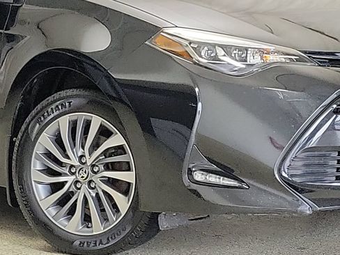 Used 2017 Toyota Corolla XLE FWD image 2