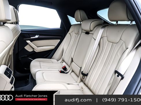 Used 2023 Audi Q5 2.0T Premium w/ Convenience Package image 9