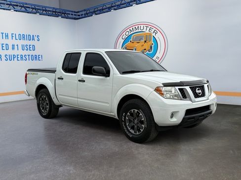 Used 2015 Nissan Frontier Desert Runner image 7