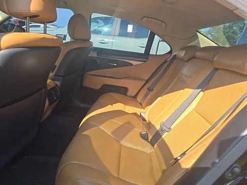 Used 2014 Lexus LS 460 AWD w/ Comfort Package image 4