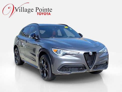 Used 2022 Alfa Romeo Stelvio Veloce image 3