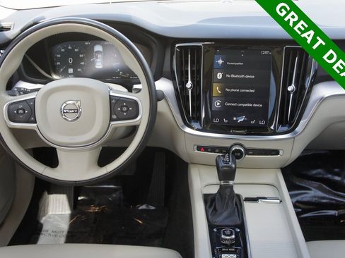 Used 2020 Volvo S60 T6 Momentum image 14