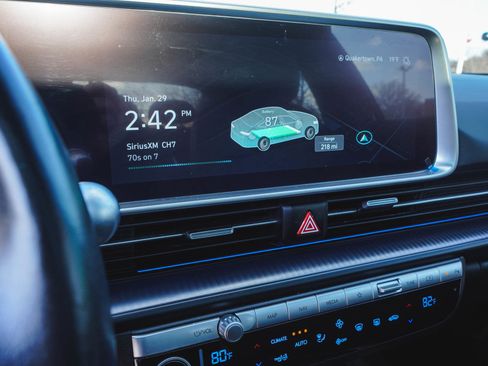 Used 2024 Hyundai Ioniq 6 Limited image 17