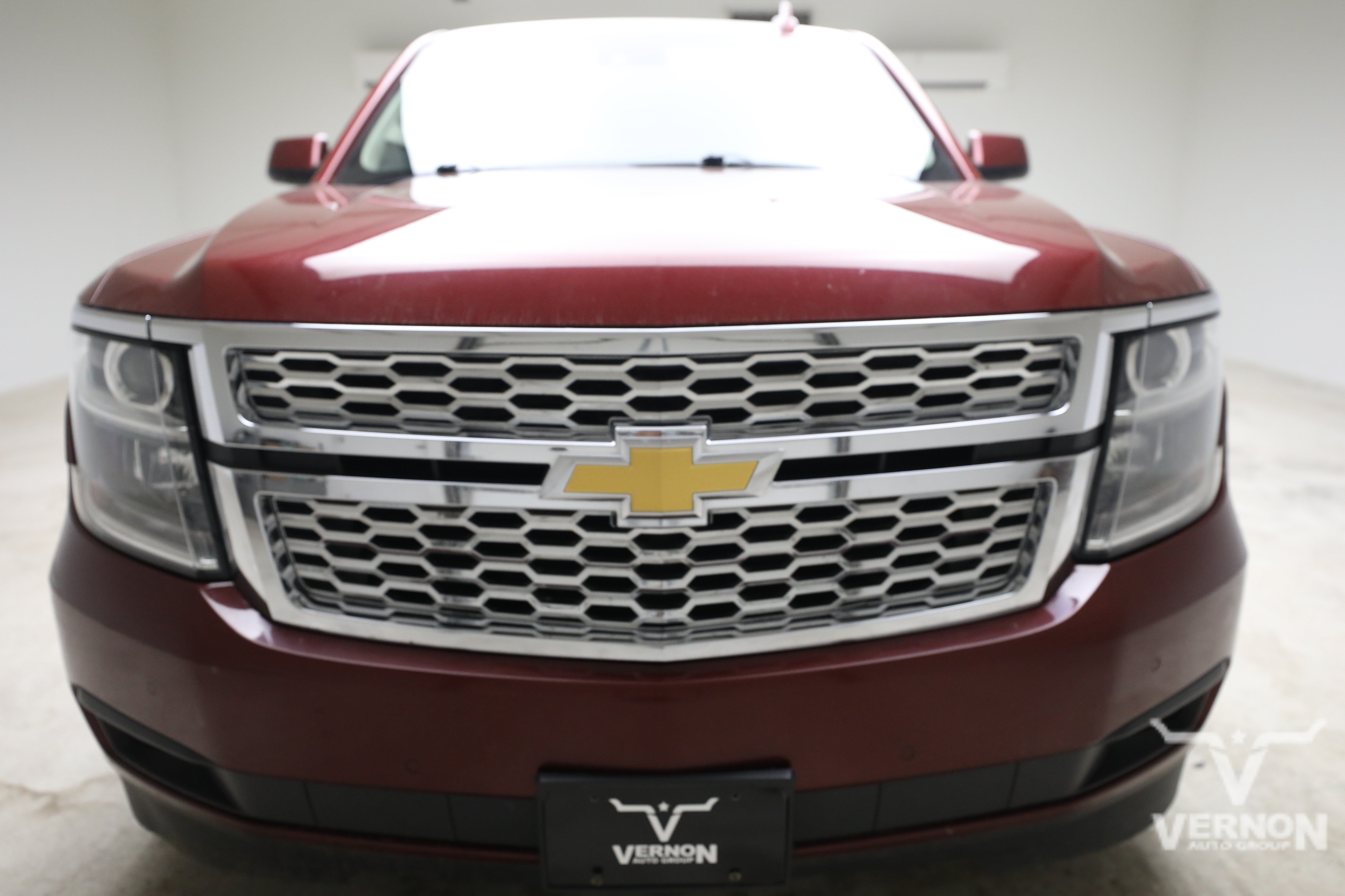 Used 2018 Chevrolet Suburban LT w/ Luxury Package RWD image 8