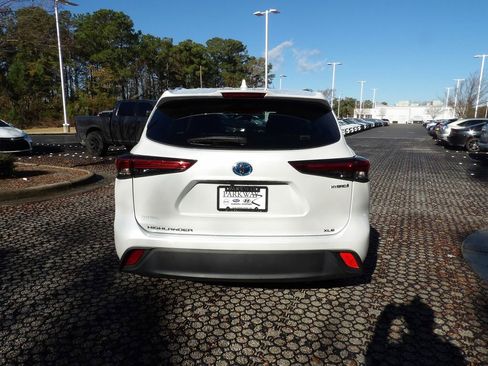 Used 2022 Toyota Highlander XLE image 6