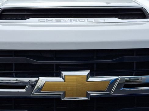 Used 2024 Chevrolet Silverado 2500 LT AWD/4WD image 32