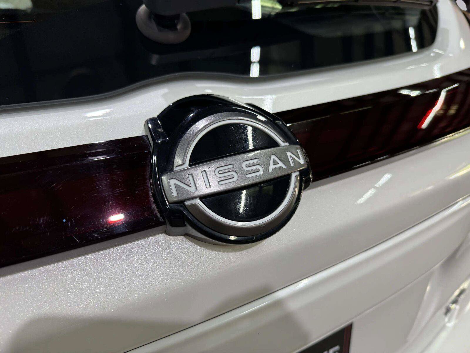 Used 2023 Nissan Kicks SR w/ SR Premium Package FWD image 20