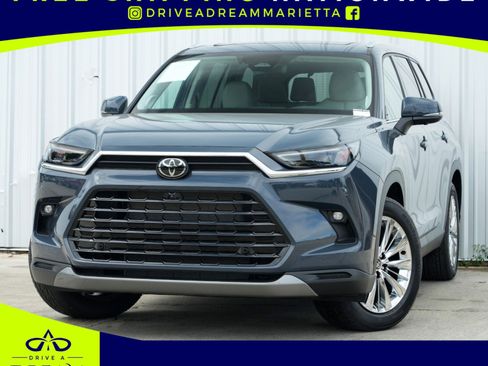 Used 2024 Toyota Grand Highlander Platinum image 1