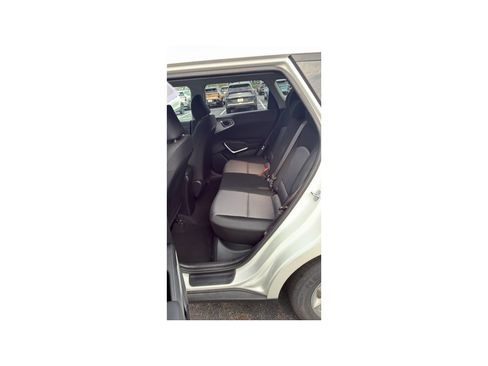 Used 2025 Kia Soul LX w/ LX Technology Package FWD image 10