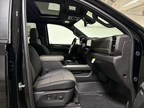 New 2026 Chevrolet Silverado 1500 ZR2 w/ Dark Appearance Package AWD/4WD image 23