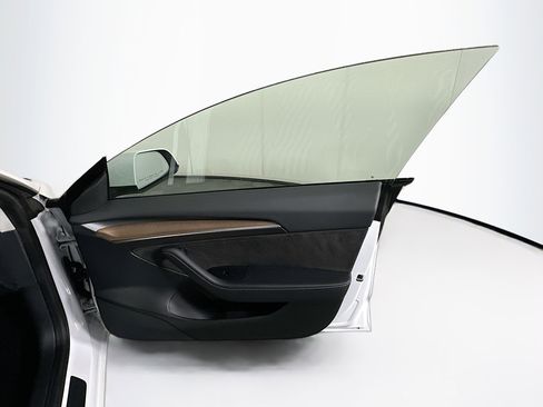 Used 2023 Tesla Model 3 Standard Range image 31