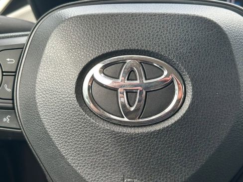 Used 2021 Toyota Corolla LE FWD image 30
