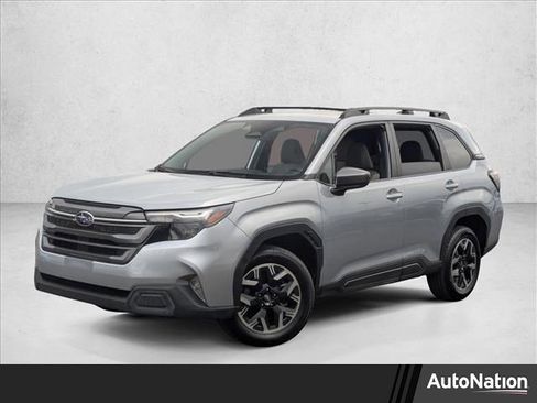 Used 2025 Subaru Forester Premium image 1