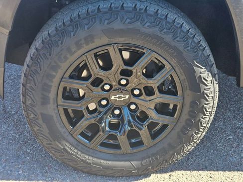 Used 2024 Chevrolet Colorado Trail Boss image 23