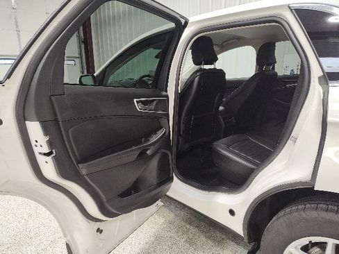 Certified 2024 Ford Edge SEL w/ Convenience Package AWD/4WD image 11