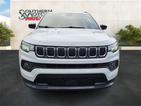 Used 2024 Jeep Compass Latitude image 8