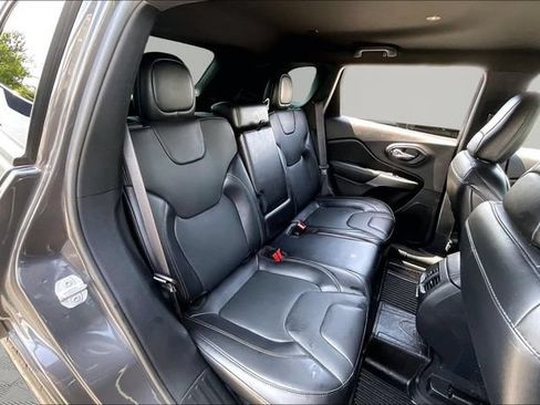 Used 2020 Jeep Cherokee High Altitude FWD image 17