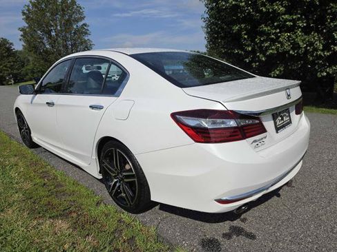 Used 2016 Honda Accord Sport image 8