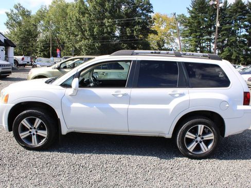 Used 2011 Mitsubishi Endeavor SE image 10