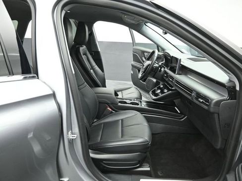 Certified 2022 Lincoln Corsair Standard w/ Equipment Group 101A image 30