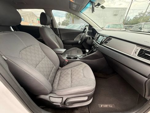 Used 2019 Kia Niro LX FWD image 13