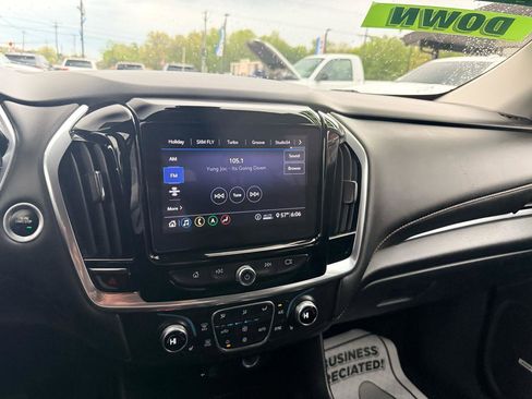 Used 2020 Chevrolet Traverse LT w/ LT Premium Package AWD/4WD image 13