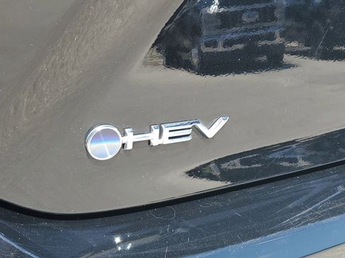 Used 2025 Toyota Camry SE FWD image 29