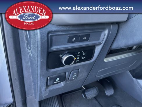 Used 2024 Ford Expedition XLT image 20