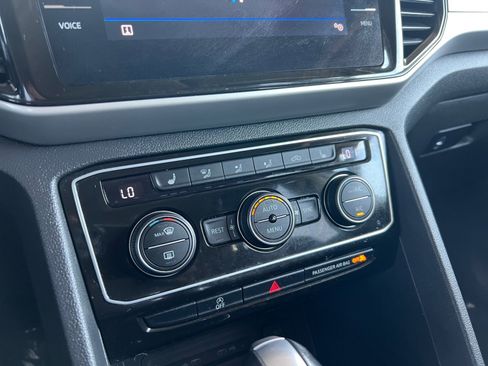Used 2023 Volkswagen Atlas SE image 21
