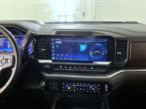 Certified 2025 Chevrolet Silverado 3500 High Country w/ High Country Premium Package image 12