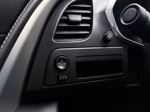 Used 2019 Chevrolet Corvette Stingray Coupe w/ Carbon Flash Badge Package image 44