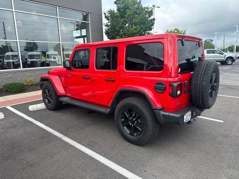 Used 2021 Jeep Wrangler Unlimited Sahara AWD/4WD image 7