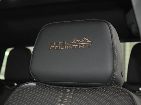 Used 2024 Chevrolet Silverado 1500 High Country w/ High Country Premium Package AWD/4WD image 43