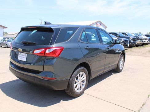 Used 2019 Chevrolet Equinox LS w/ LPO, Floor Liner Package FWD image 8